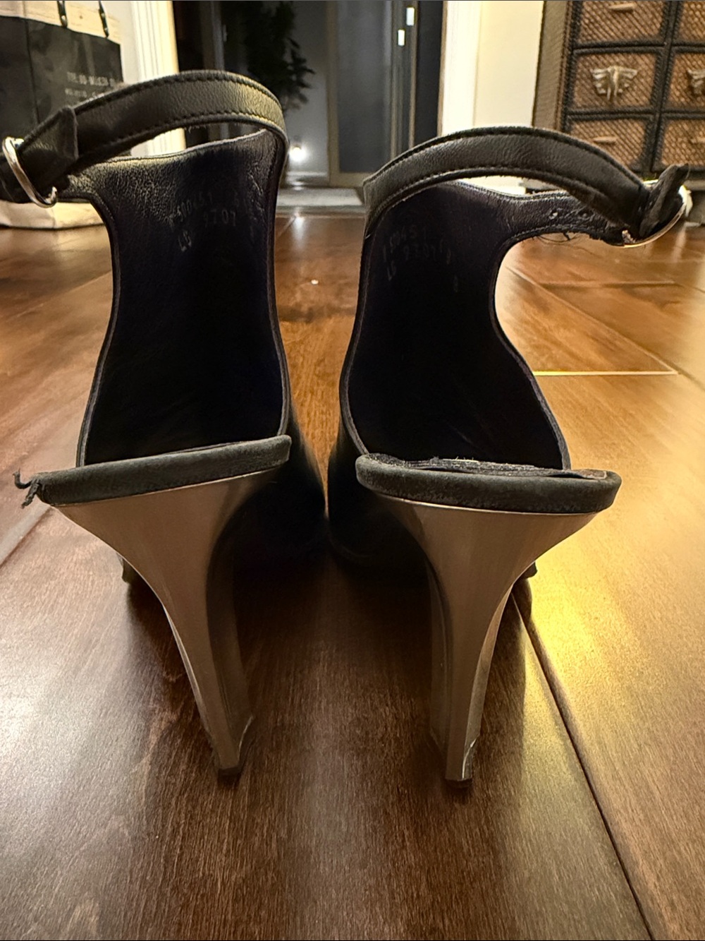 Ralph Lauren collection black leather sling back heels size-6. - Picture 3 of 9